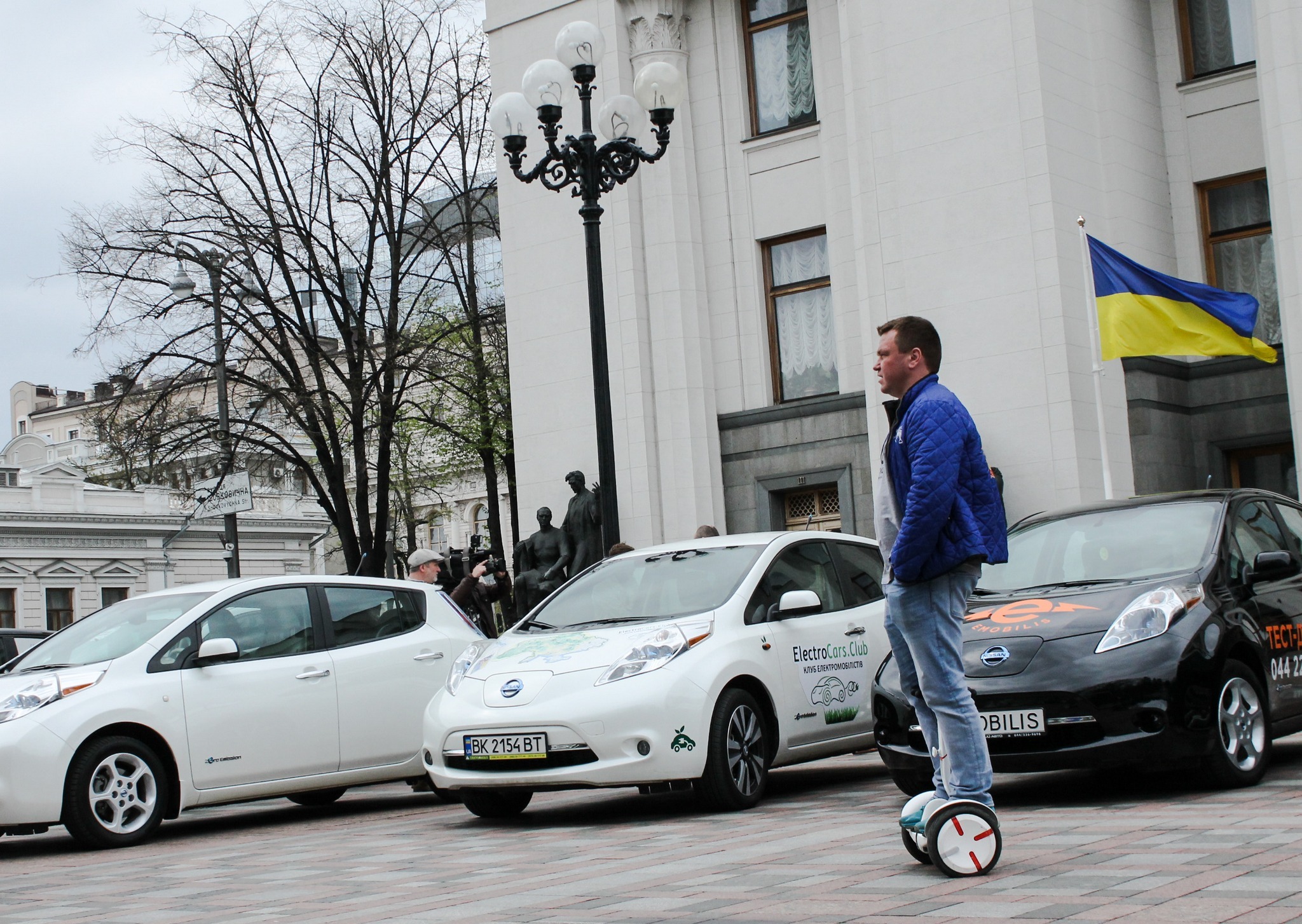 Війна змінила автомобільний ринок України: майбутнє за електромобілями