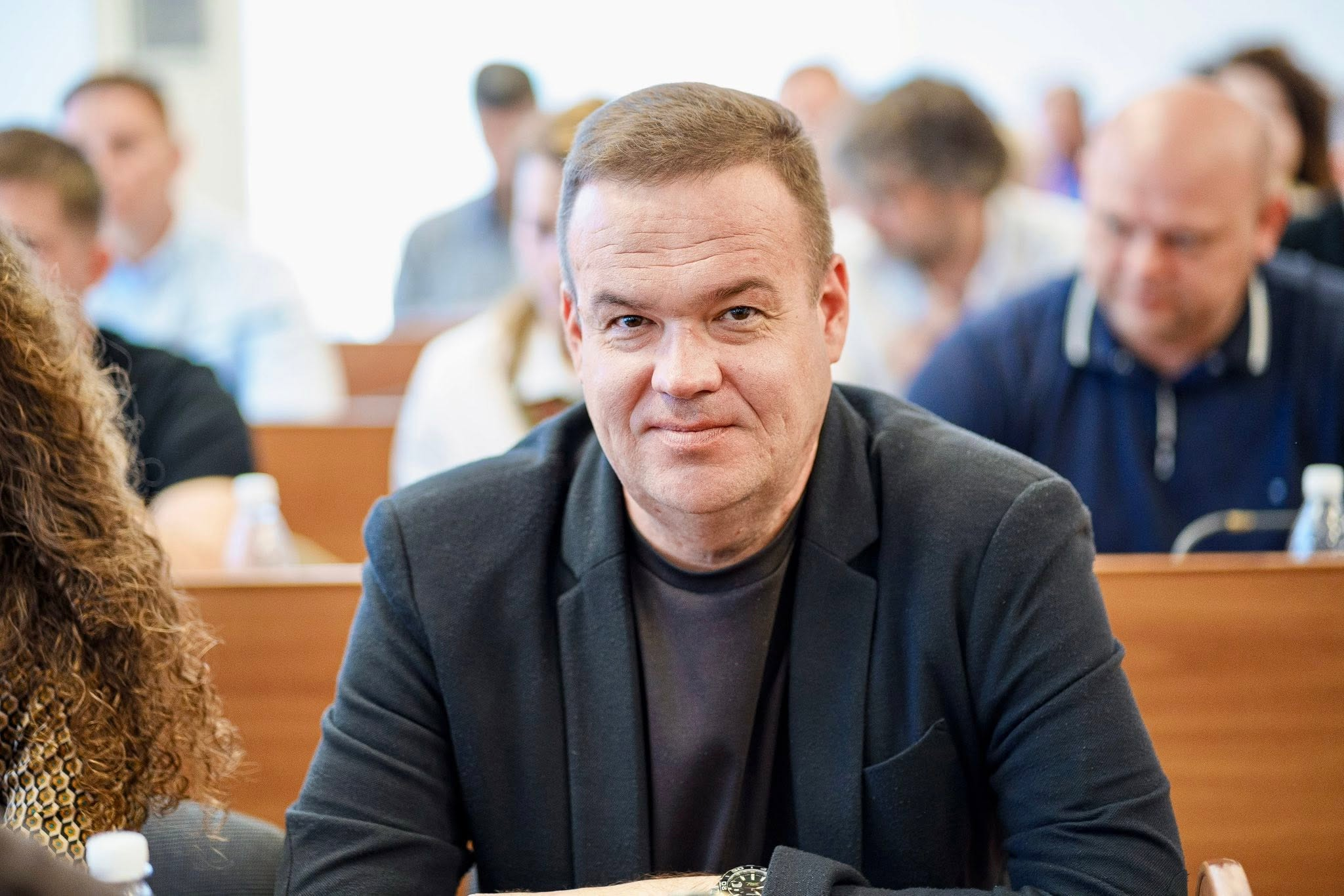 Автопарк, заощадження в валюті та доходи на заводі «Маяк»: чим володіє вінницький депутат Вячеслав Терліковський