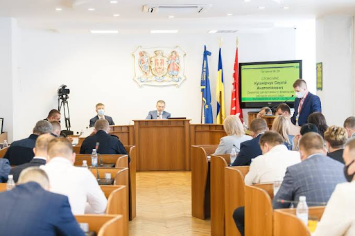 Виконком Вінницької міськради преміював секретаря, сімох заступників міського голови, керуючого справами та старосту на 130 відсотків окладу