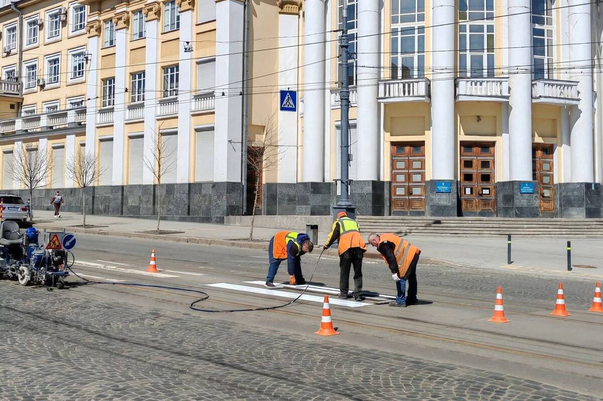 У Вінниці пропонують змінити розмітку на Соборній і дозволити рух авто трамвайними коліями