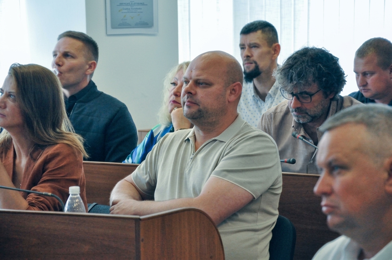 Будинки, земля, дві квартири та $15 тисяч готівкою: що задекларував депутат Вінницької міськради Володимир Чорновол