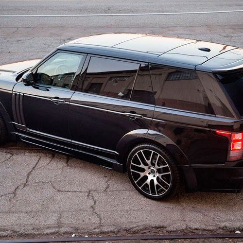 Журналісти знайшли три однакові автівки Range Rover, що мають відношення до Вінницької міськради