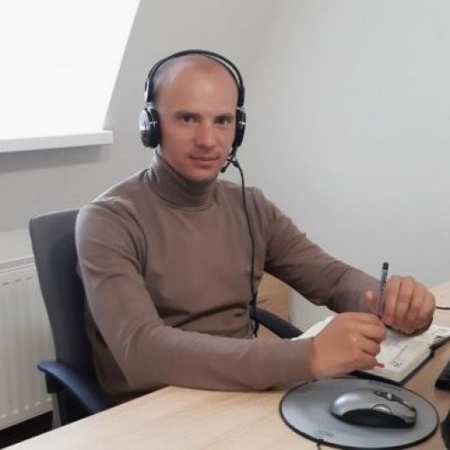 Скромне авто, кілька тисяч доларів готівкою та «зимова тисяча» від держави: що має у декларації Дмитро Грубар