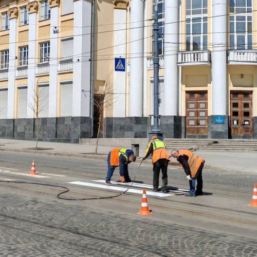 У Вінниці пропонують змінити розмітку на Соборній і дозволити рух авто трамвайними коліями