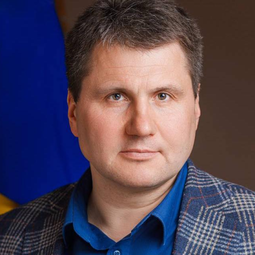Квартира у Вінниці, дача за містом та понад 75 тисяч доларів готівкою: що задекларував заступник мера Андрій Очеретний