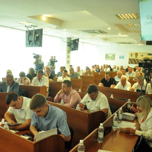 Лише вісім вінницьких депутатів  підтримали зниження ставок земельного податку