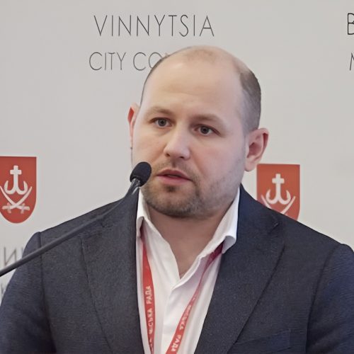 Мільйонні статки та авто брата: що задекларував директор департаменту архітектури Вінниці