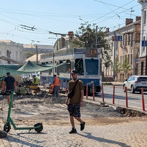 Як у Вінниці під приводом інклюзивності перекладають бруківку за мільйони гривень