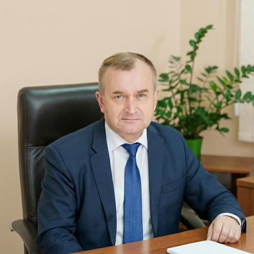 Нова квартира та електрокар Tesla: що задекларував керуючий справами вінницького міськвиконкому Сергій Тимощук