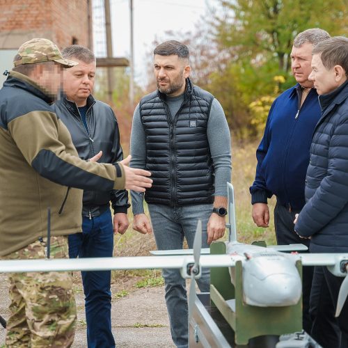 Гройсман, місцева влада та їх Гумштаб: піар на війні та понад півтора мільярда бюджетних гривень на ЗСУ