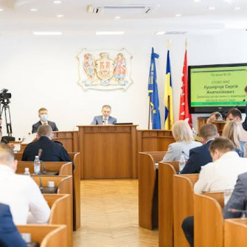 Виконком Вінницької міськради преміював секретаря, сімох заступників міського голови, керуючого справами та старосту на 130 відсотків окладу