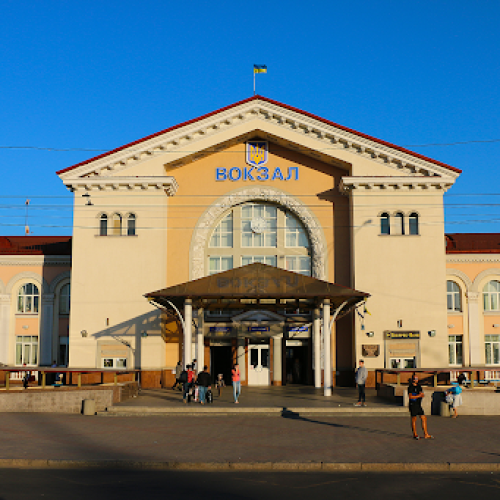 У Вінниці просять облаштувати зону для таксі біля вокзалу
